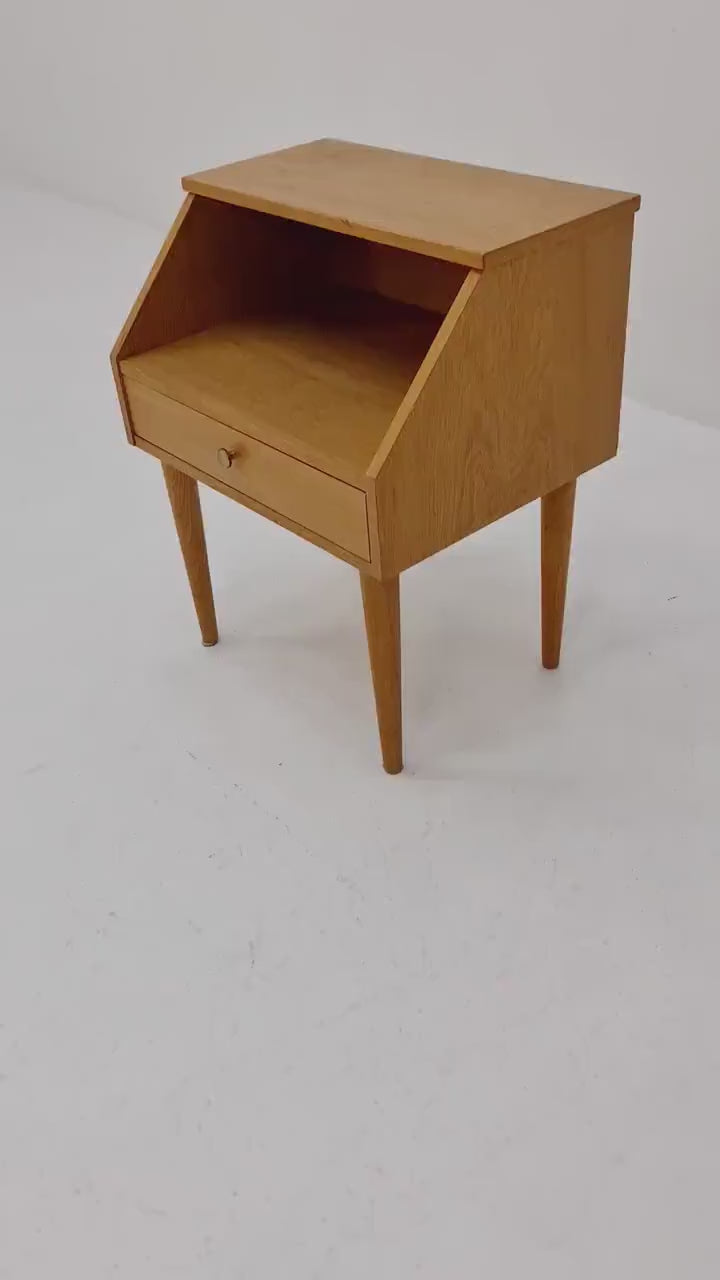 Mid century Scandinavian oak side table / bedside table, 1960s