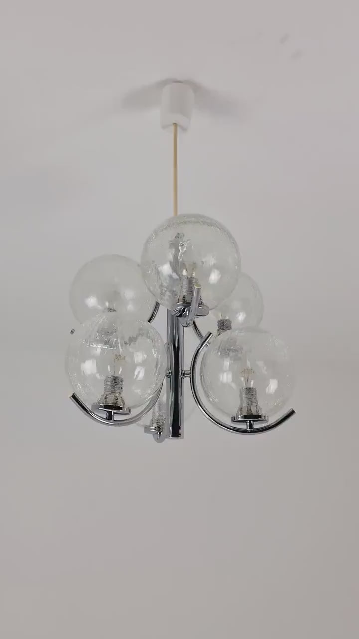 Space Age Ceiling lamp/ Pendant lamp by Richard Essig Sputnik Atom, chrome and glass, 1970s