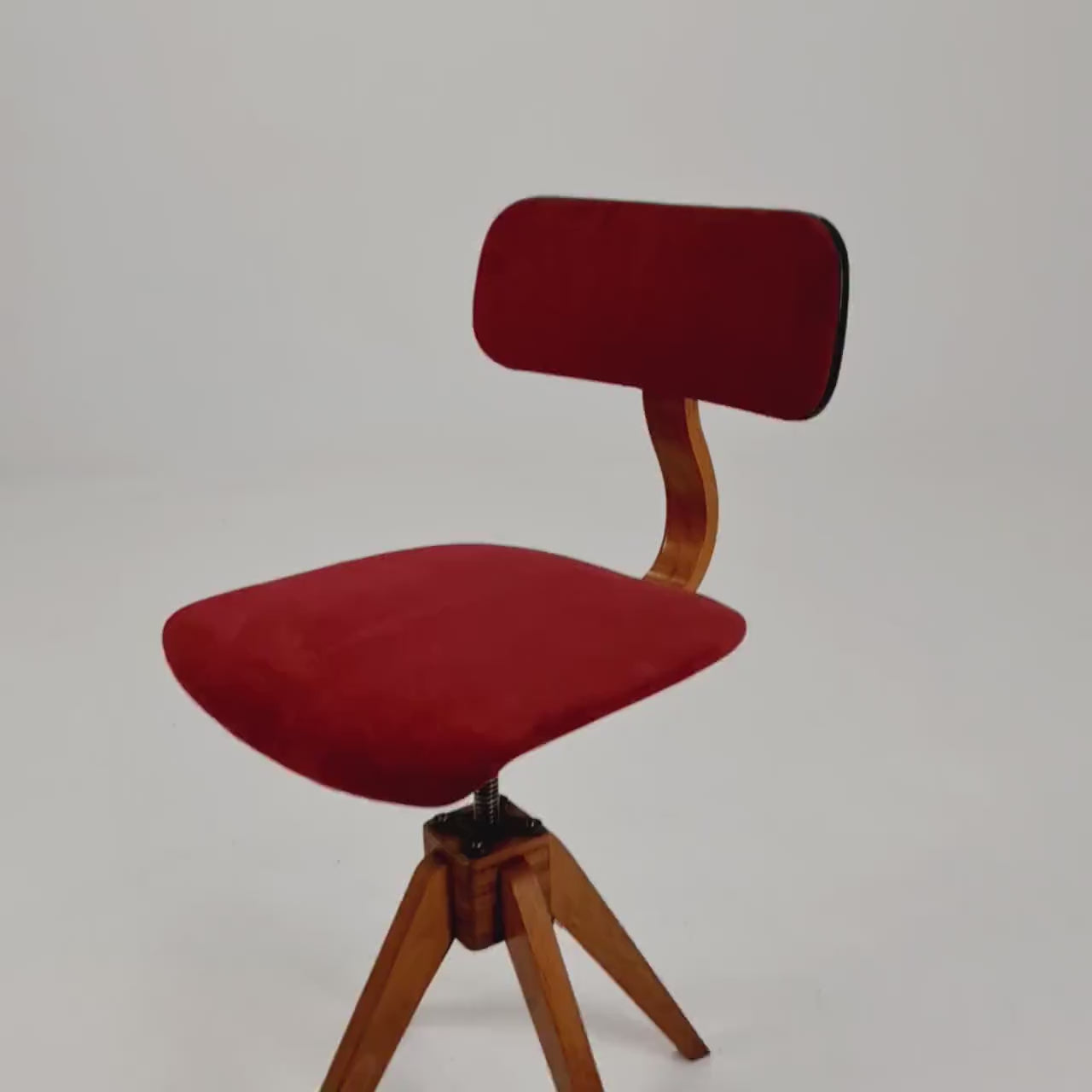 Bauhaus swivel office chair in solid wood By Der FerderDreh  1930s