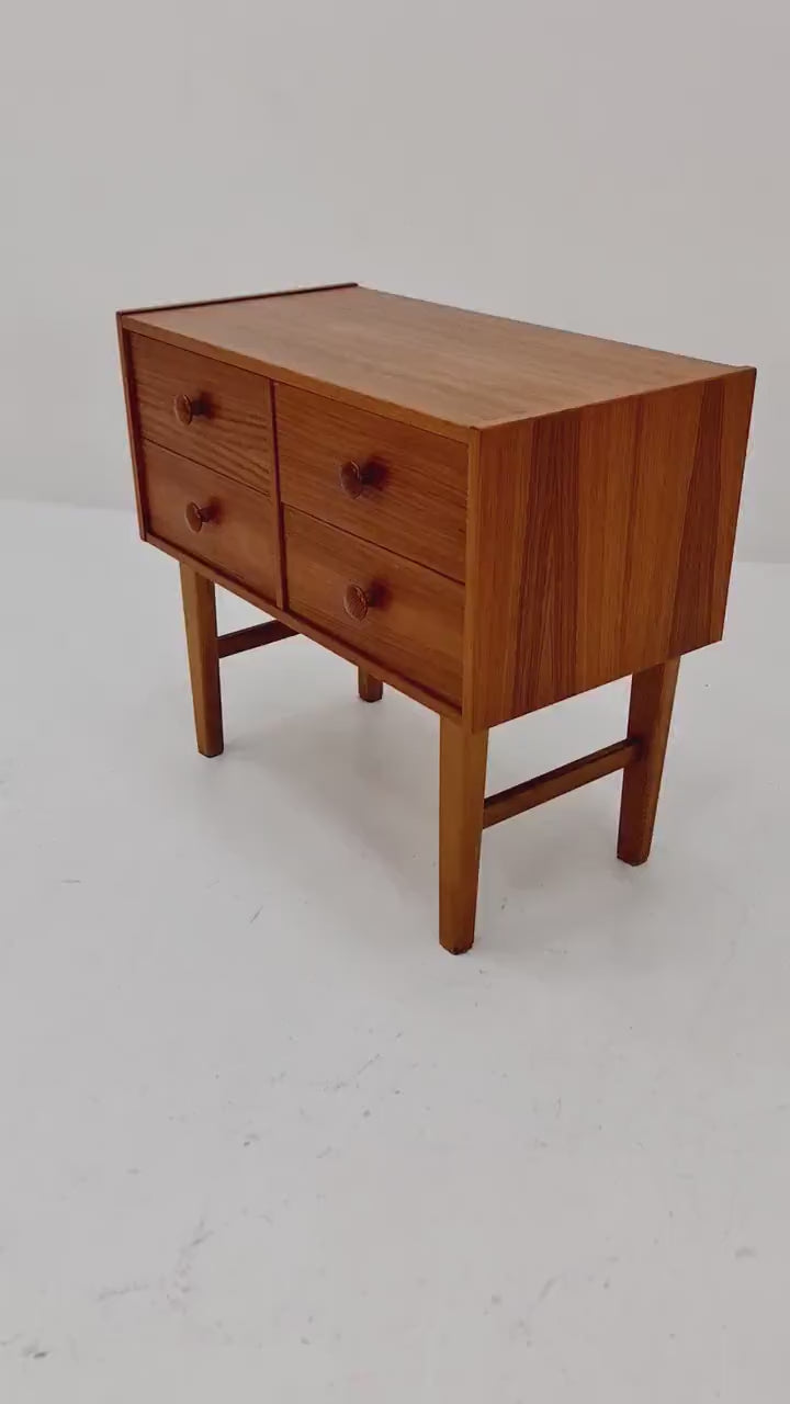 Small Midcentury danish teak chest of drawers, 4 drawers, 1960s